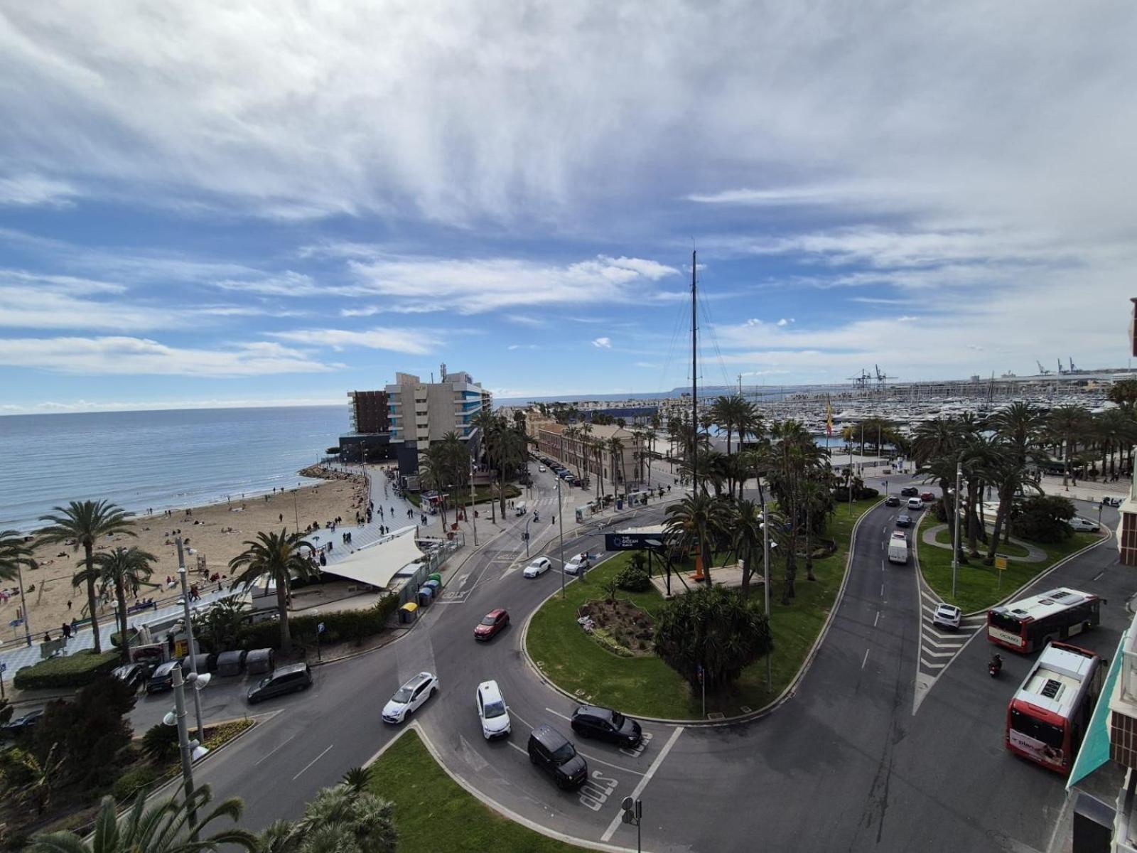 Apartamentos Playa Postiguet Аліканте Екстер'єр фото